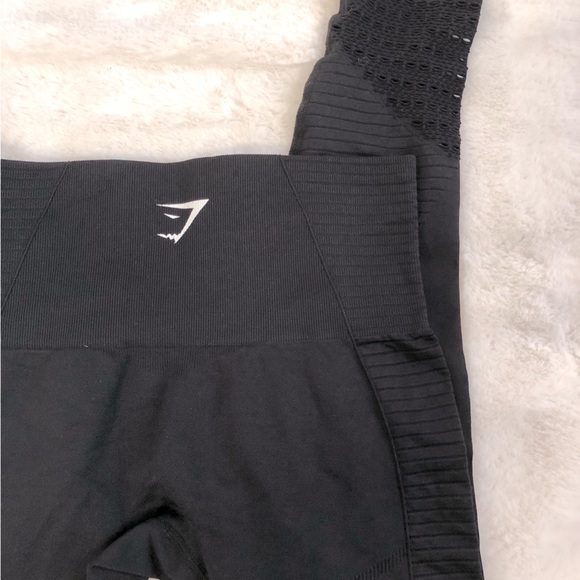 Gymshark Black Seamless Leggings with Stitching Design - Picture 4 of 15